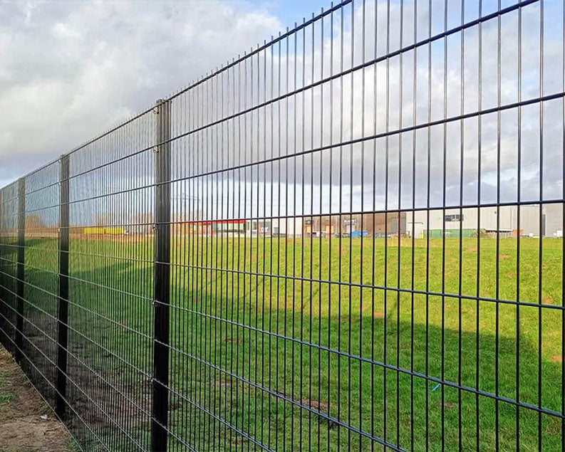 Doppelstabmattenzaun 2.5 Meter breit